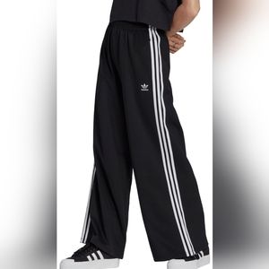 NWOT Adidas Originals High Waist Relaxed Wide Leg Sweatpants Trackpants Women's